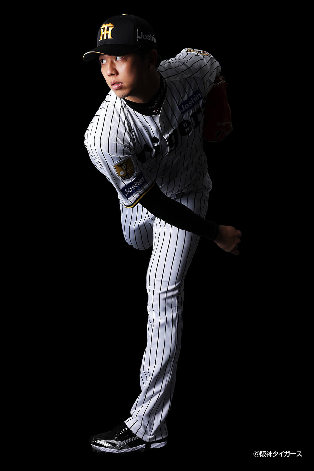 才木浩人選手の磁気ネックレス「コラントッテ（Colantotte）」を着用した肖像