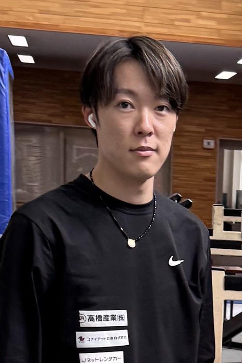 小林潤志郎選手の磁気ネックレス「コラントッテ（Colantotte）」を着用した肖像