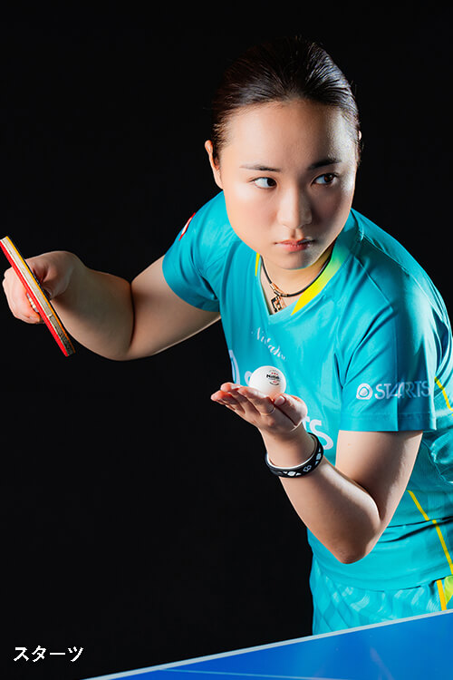 伊藤美誠選手の磁気ネックレス「コラントッテ（Colantotte）」を着用した肖像