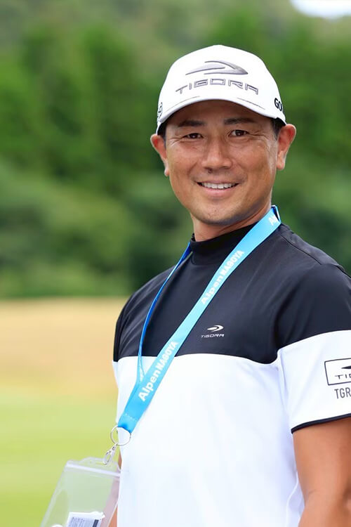 伊藤元気選手の磁気ネックレス「コラントッテ（Colantotte）」を着用した肖像