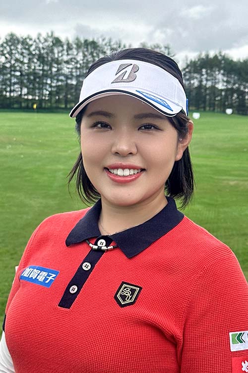 但馬 友選手の磁気ネックレス「コラントッテ（Colantotte）」を着用した肖像