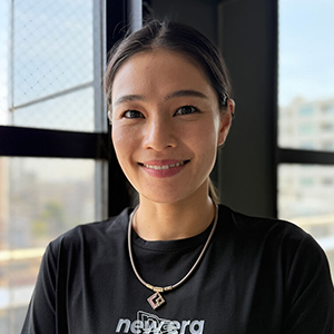 才藤歩夢選手の磁気ネックレス「コラントッテ（Colantotte）」を着用した肖像