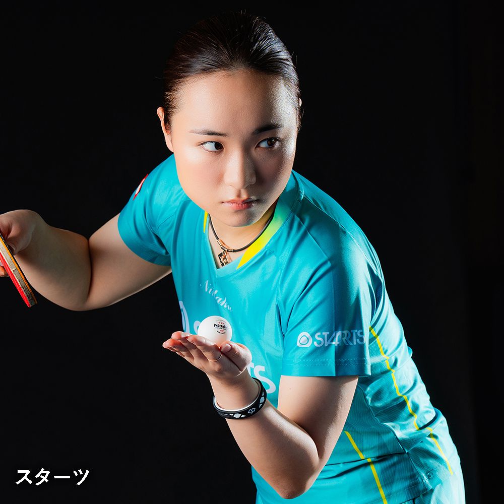 伊藤美誠選手の磁気ネックレス「コラントッテ（Colantotte）」を着用した肖像