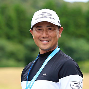 伊藤元気選手の磁気ネックレス「コラントッテ（Colantotte）」を着用した肖像