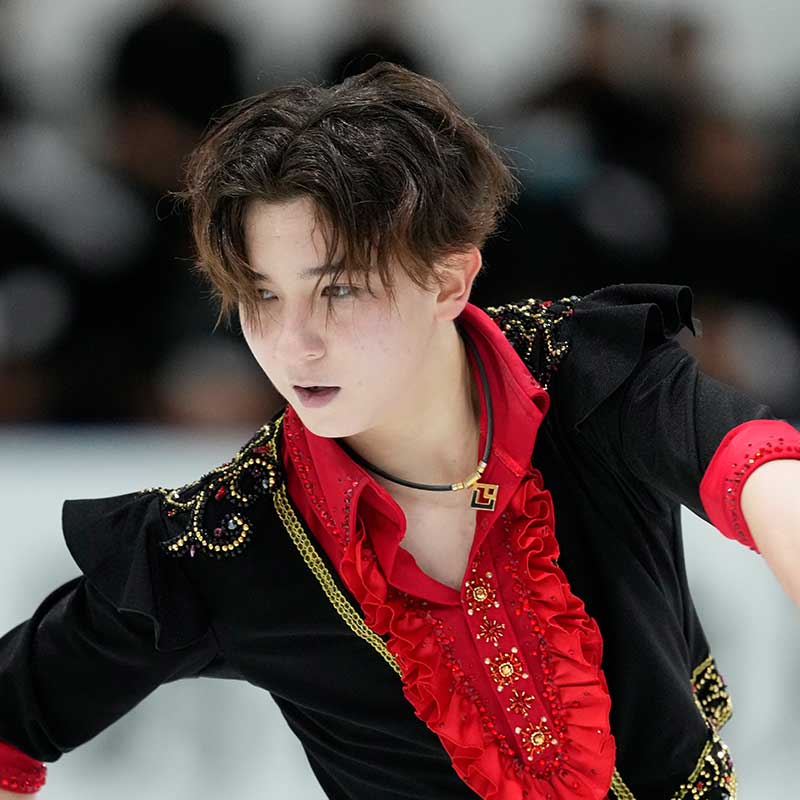 中田璃士選手の磁気ネックレス「コラントッテ（Colantotte）」を着用した肖像