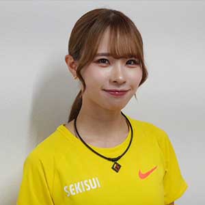 山本有真選手の磁気ネックレス「コラントッテ（Colantotte）」を着用した肖像