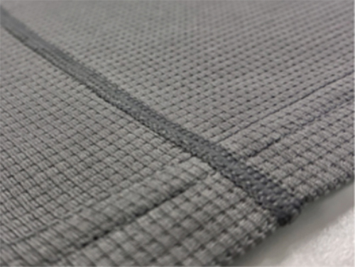 フラットな縫い目で肌ストレスを軽減