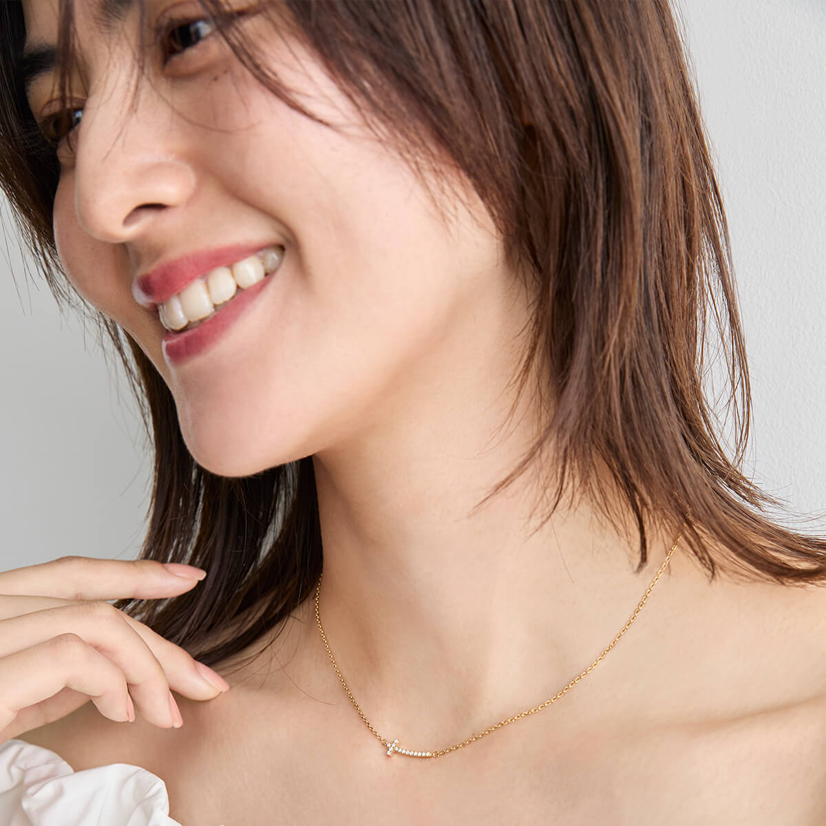 磁気ネックレス（レディース）「【直営店限定】リエリィ クロスネックレス/Lierrey」チェーンネックレス」｜詳細画像